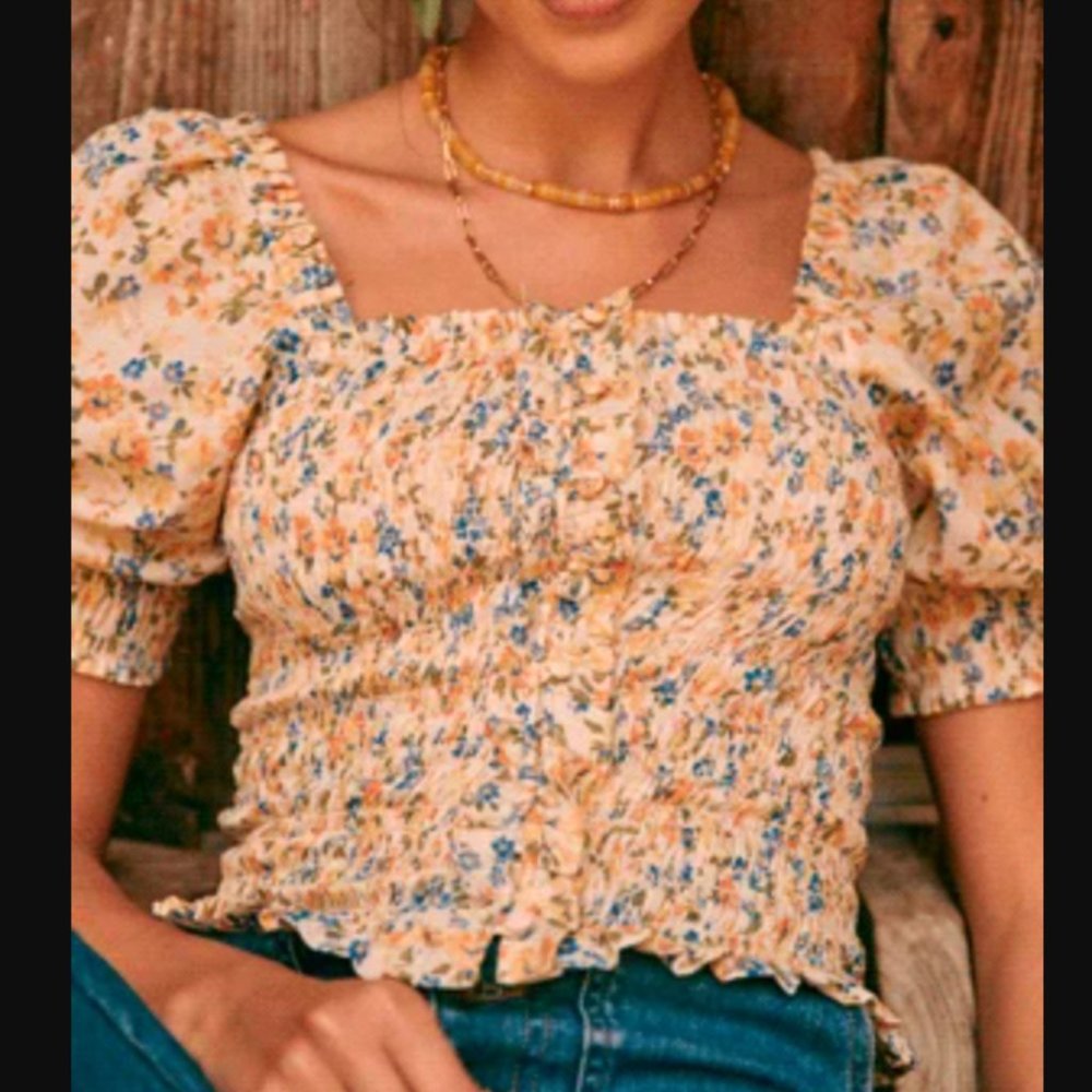 Puff sleeved floral Sezane top
